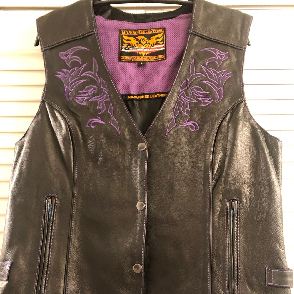 Milwaukee Women’s Leather Vest NWOT - Sz L